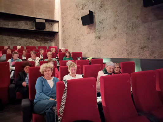 Gespanntes Warten auf den Film © Ina Homfeld