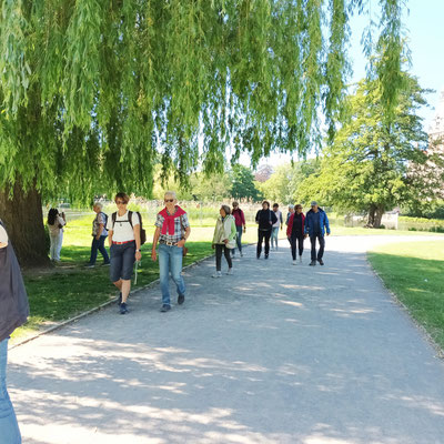 Zu Fuß ging es durch den Maschpark! © Ina Homfeld