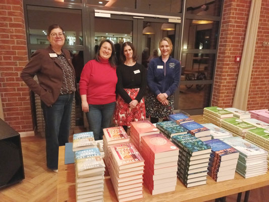 v.l.: Ina Schüttert, Kati Wascher, Maja Muhktarzada u. Verena Feierabend - das Team der Buchhandlung Schüttert © Ina Homfeld