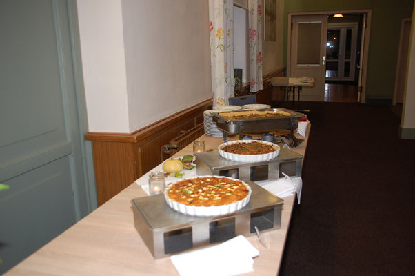 Zwiebelkuchen, Quiche und Federweißer, so lautete das Menü an diesem Abend © Ina Homfeld