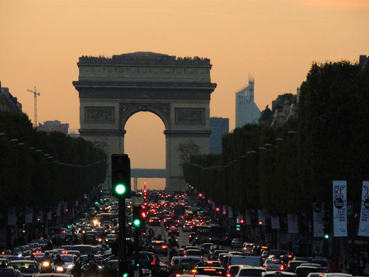 Les Champs-Élysées et l'Arc de Triomphe