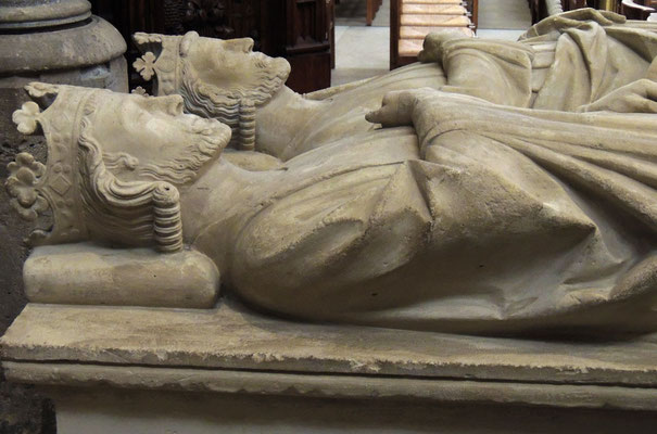 Les gisants des roi Clovis II et Charles Martel