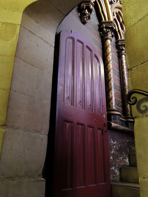 L’entrée à la chapelle haute