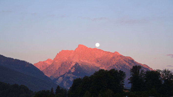 Sonnenaufgang über Berchtesgaden