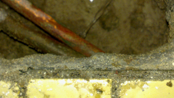 Burst copper water pipe, leaking water under floor.