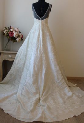 1234 - ABITO DA SPOSA IN MIKADO RICAMATO