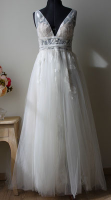 1547 - ABITO DA SPOSA WILLOWBY