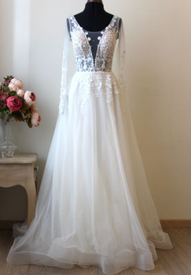 1943 - abito da sposa con ramage di fiori