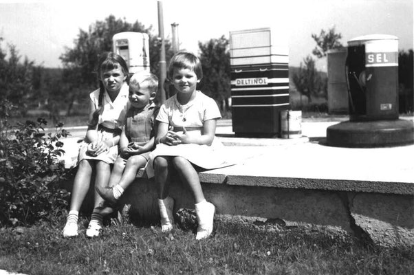 Elisabeth, Stefan und Angela Riedlechner, um ca. 1965