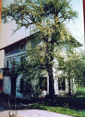 Altes Wohnhaus gegenüber der Schmiede, wurde abgerissen