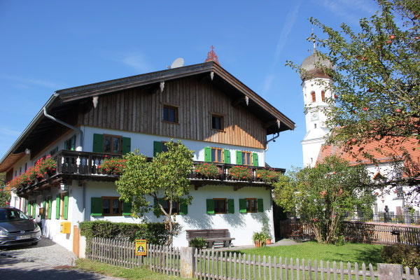 Nach dem Umbau und der Verlegung des Kirchenzugangs - 2025