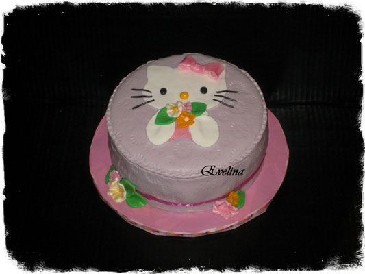 323. Torte "Hello Kitty"