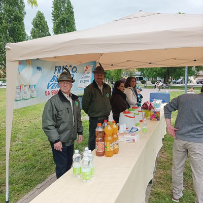 Gazebo alpini e Ass. genitori