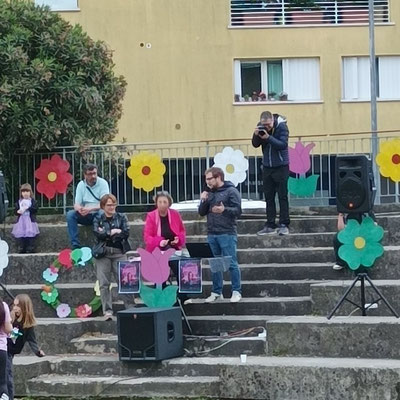 Il sindaco e la postazione dj
