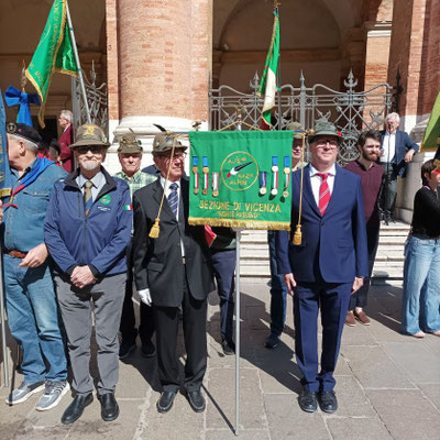 Schierati in Piazza dei Signori