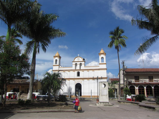 Der renovierte Parque Central mit seiner Kirche auf einer Seite ist das Herzen Copans.