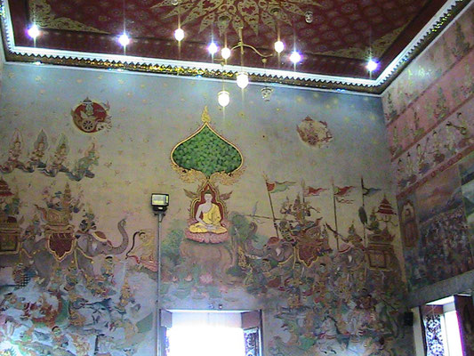 Wandmalereien im Wat Pho Chai.