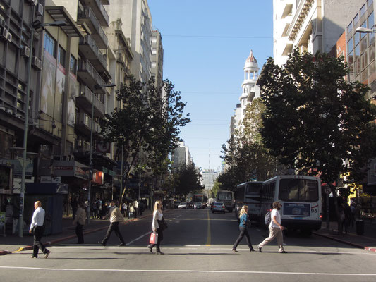 Die Avenida 18 de Julio ist die Hauptstraße der Stadt, ja des Landes.