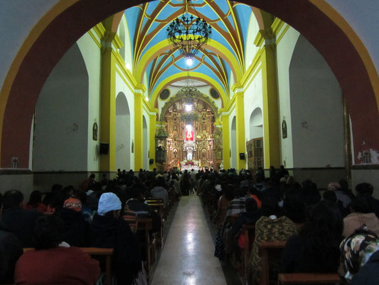 Gutbesuchte Weihnachtsmesse in der Kathedrale.