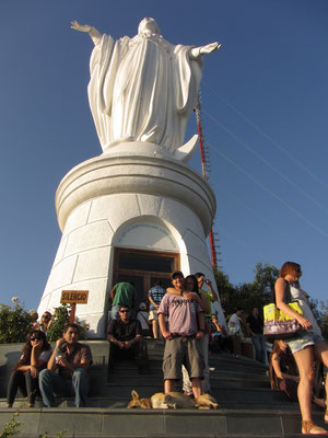 Die Marienstatue.