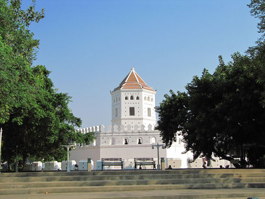 Phra Sumen.