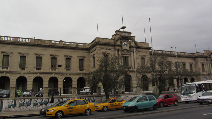 Der Bahnhof der Stadt. Leider fahren von hieraus nur zweimal wöchentlich Züge nach Rosario. Tickets gibt's daher meist nur Wochen im Vorhinein zu kaufen.