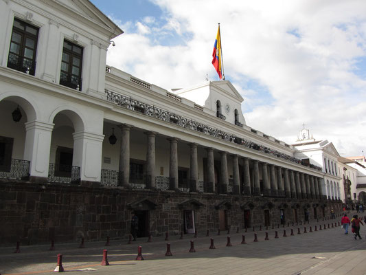 Der Regierungspalast. (Plaza Grande)