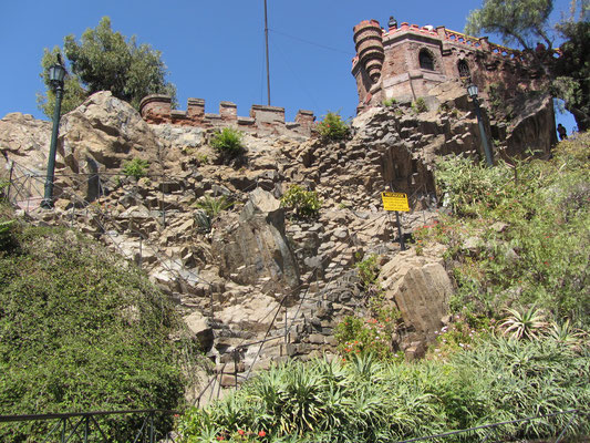 Festungsüberreste auf dem Cerro Santa Lucia.