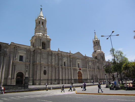 Die Kathedrale am Plaza de Armas.