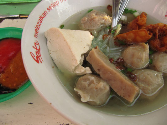 Bakso-Tofu-Nudelsuppe.