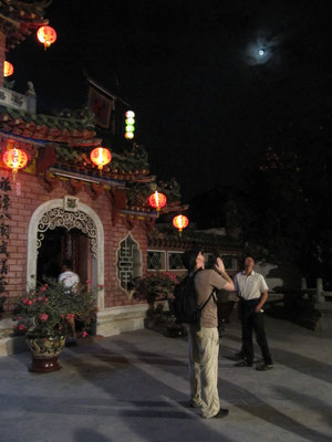 Im Innenhof des Fujian Tempels.