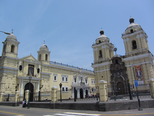 Die Kirche und das Kloster von San Francisco, werden die durch ihre Größe und Farbe als best erbauter architektonischer Komplex in Lateinamerika betrachtet.