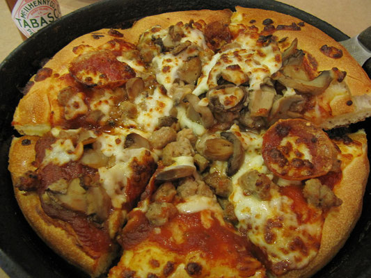 Pizza. (Pizza Hut)