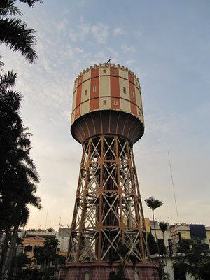 Tirtanadi Wasserturm. Ein Wahrzeichen Medans.