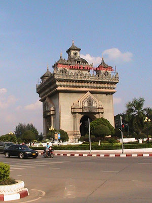 Patou Xai (andere Schreibweise: Patu Say; auch Monument des Morts; Lao: ປະຕູໄຊ) ist ein Triumphbogen in der laotischen Hauptstadt Vientiane. Der 49 Meter hohe Monumentalbau steht am Ende der Xang-Prachtstraße.