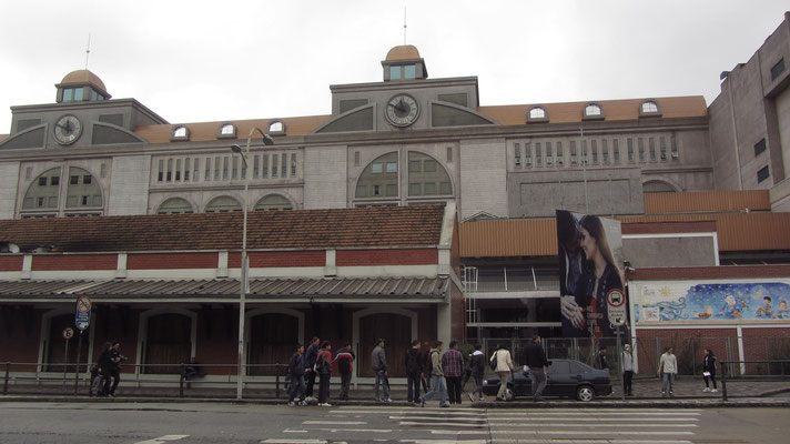 Der ehemalige Bahnhof wurde zu einem riesigen Shopping-Tempel umgebaut.