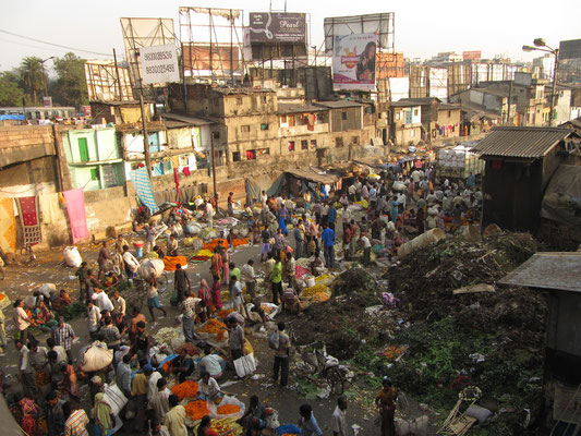 Markt neben der Howrah-Brücke.