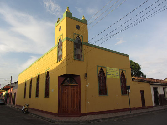 Eine einsame Kirche.