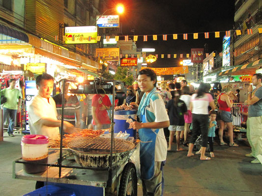 Fleischspießgriller in der Khaosan Road.