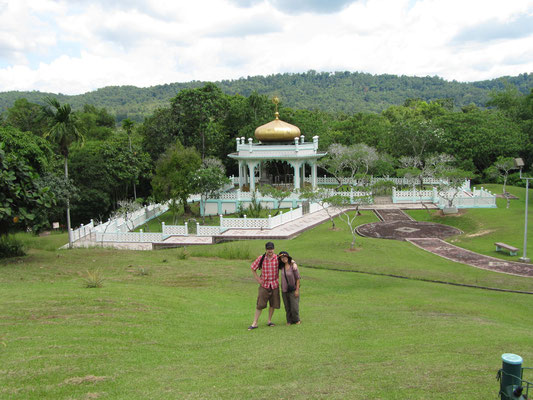 Das Kota Batu Mausoleum.