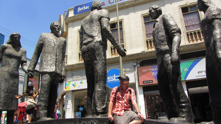 Monument auf dem Paseo Prat.