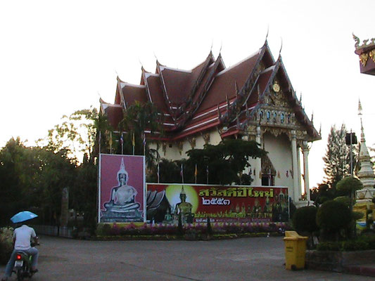 Wat Pho Chai von außen.