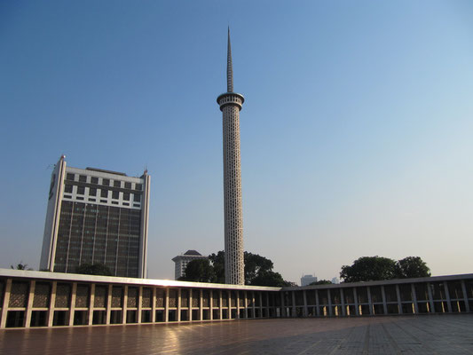 Innenhof der Istiqlal-Moschee.