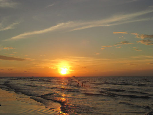 Sonnenuntergang an unserem Hausstrand.