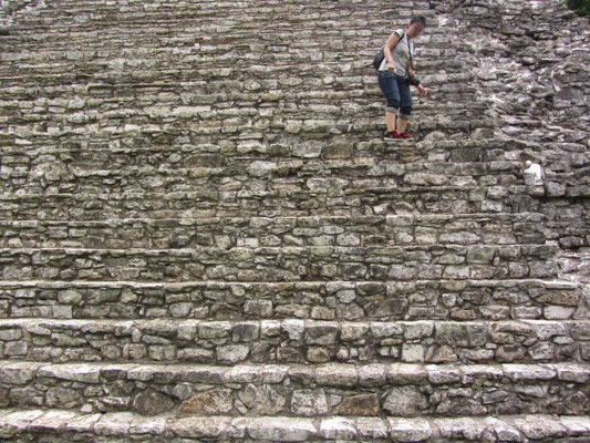 Steile Treppe.