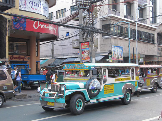 Ein Jeepney, oder kurz Jeep.