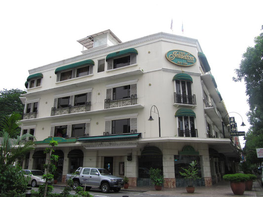 The Jesselton Hotel. (Jalan Gaya)