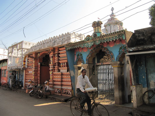 Einer der vielen Tempel in Puri.