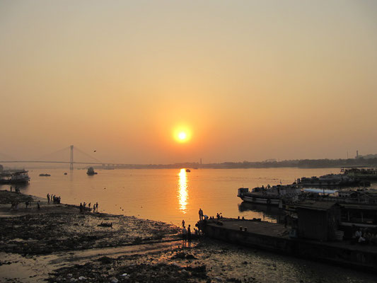 Sonnenuntergang vom Babu-Ghat.