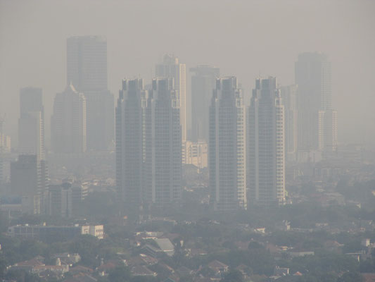 Jakartas Skyline. Zur Luft sage ich nichts, außer dass es ein schöner, sonniger Tag war.